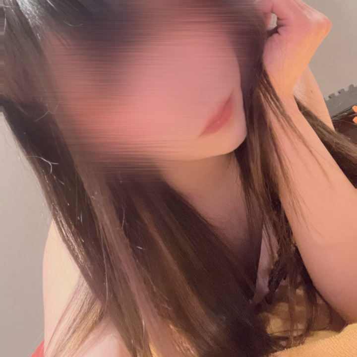 今日も17時からいます！

外ひんやりして雨降ってきちゃったけど
そう云うときこそ雨宿りしてね( ՞꜆. ̫.꜀ ՞)

ふたりで素敵な雨宿りしちゃいましょ⸝⸝-  ̫ -⸝⸝