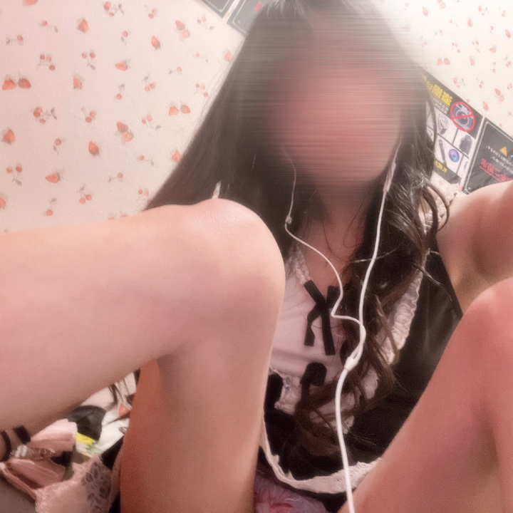昨日コスの話してたけど
今日はメイドでした(⸝⸝◜𖥦◝⸝⸝)

最近メイドも多い気がするなぁ！

6月後半ってあんまりイベントごともないので
りみに会いに来て明日からも
共に生き抜きましょ( ՞꜆. ̫.꜀ ՞)