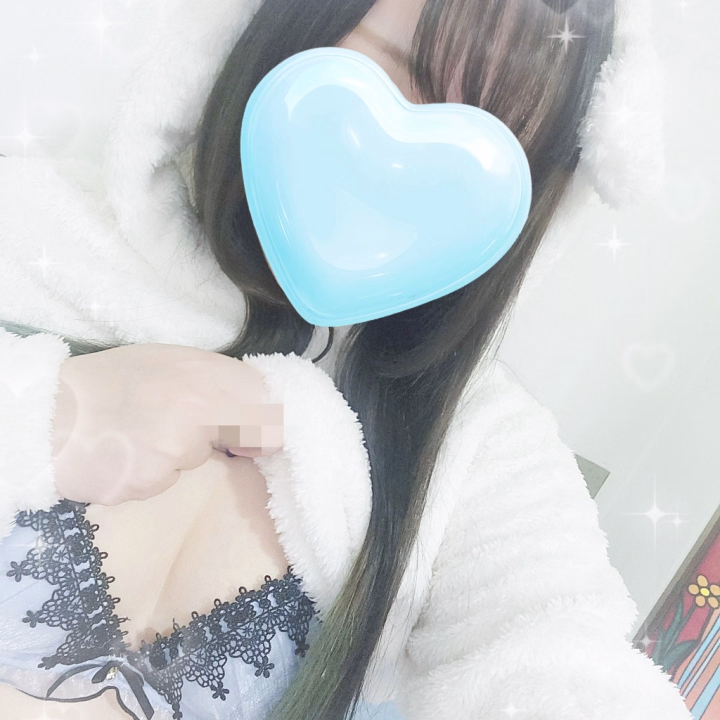 おはようございます🫶

出勤(｀･ω･´)ゞ

今日いれてあと2日‼️

お兄様たち今ですよ！！

イチャこらセッセしましょ♪笑

お待ちしてます💕

✱あむ✱