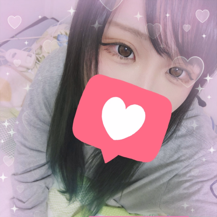 いつも一旦この時間に
起きちゃう🥹

風の音すごいな…
今日起きたら天気マシになってて‼️

そう願ってねます( ˘ω˘)ｽﾔｧ
お兄様たちと会えるのたのしみに…
おやすみなさい💤

✱あむ✱