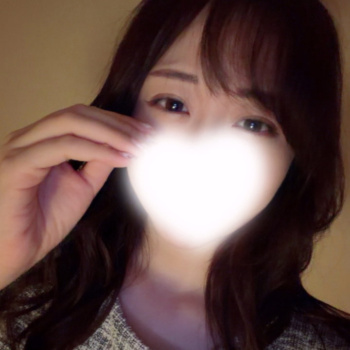 のどがガラガラでした〜( ´›ω‹｀)

明日は7:00〜14:00までお店にいます🥰

最近、昼は暖かいのに夜は冷えたりして、
寒暖差すごいですね💦

体調崩しやすい時期なので、
みなさんもお身体大事にしてくださいね☺️

朝のお時間、よかったら会いにきてくれたらうれしいです