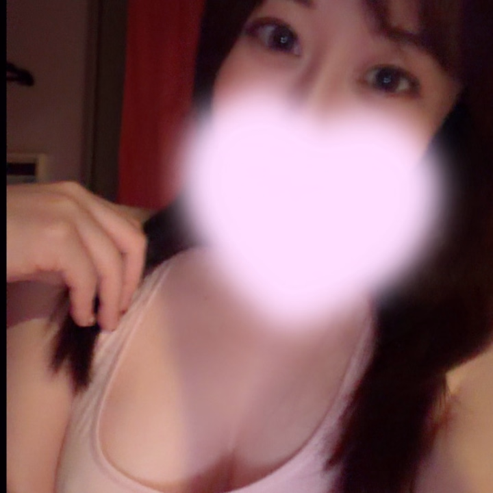 おはようございます☺️🌱

今日は14時までいます🫶

最近ちょこザップもちょこちょこ行けてて、
なんだかいい感じです( ◜︎◡︎◝︎ )🍫

運動習慣ゼロだったので、自分的にはかなり成長…！笑

朝から動くと気持ちもシャキッとして、
お仕事の日も前より元気かも☀️

本日もご新規さまも本指名さまも、
お会いできるの楽しみにしてます🤍

ぜひお相手してくださいね((( *´꒳`* )))