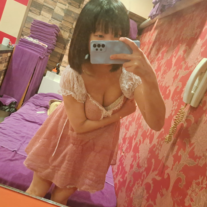 今日も24時まで！

この後もまだまだお兄さんがももかに会いに来てくれるの楽しみに待ってるよ🥹‎💖

明日以降の直近の出勤は

20日 6時〜15時

21日 6時〜24時

22日 6時〜24時

23日 6時〜24時

24日 6時〜24時

25日 6時〜24時

26日 6時〜24時

となってます！

事前予約も待ってるね📞💞

ヒメチャンからならもっと先の日程でも最速で予約取れるよー🙆🏻‍♀️

気軽にメッセージ送ってね💌‪💞

ももかと濃厚えちえちしよ❤️

ももか