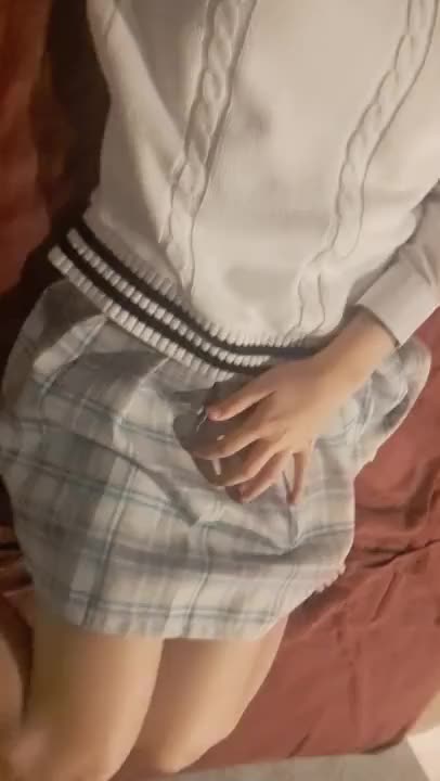 制服着たままもえちえちでいいよね🙈💕

お兄さんから少しずつ脱がされてえっちしたいな🥹💖

ももかに会いに来てくれるの待ってるよ💖

ももか