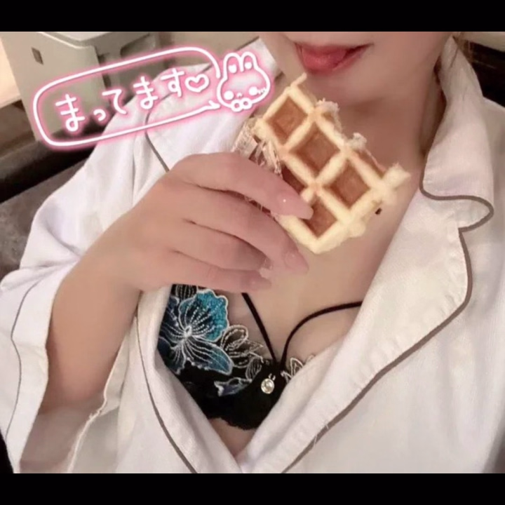 おはようございます☀

あいりです🧸

今日はいつぶりの12時半出勤です🤟🏻

いつもならまだお布団の中ᜊ̆ ̆ 𝗓 𝗓 𝗓
👆それはやばいw

ずっと計画練って楽しみにしてた
デート行ってきます꒰ ྀི ∩⸝⸝∩ ꒱♥︎
Kさまデート楽しもうねー？🫶🏻


起きれるか不安でしたが
楽しみが勝って起きれた♩

最短18時からです🈳

お誘い待ってます💫


あいり