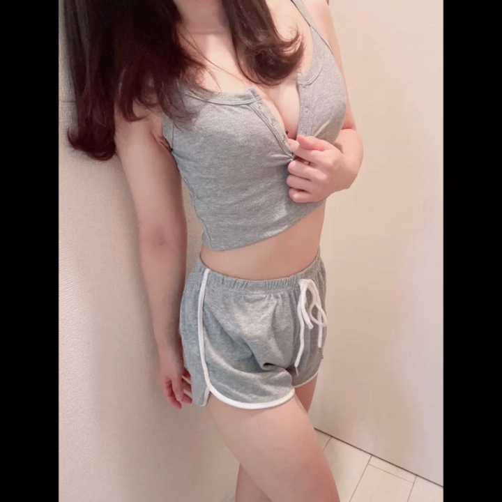 15時から出勤追加してますっ🥺
急に暑くなりすぎてすでに少し夏バテモードに、、🫠
一緒にお風呂で汗流しませんか🫧