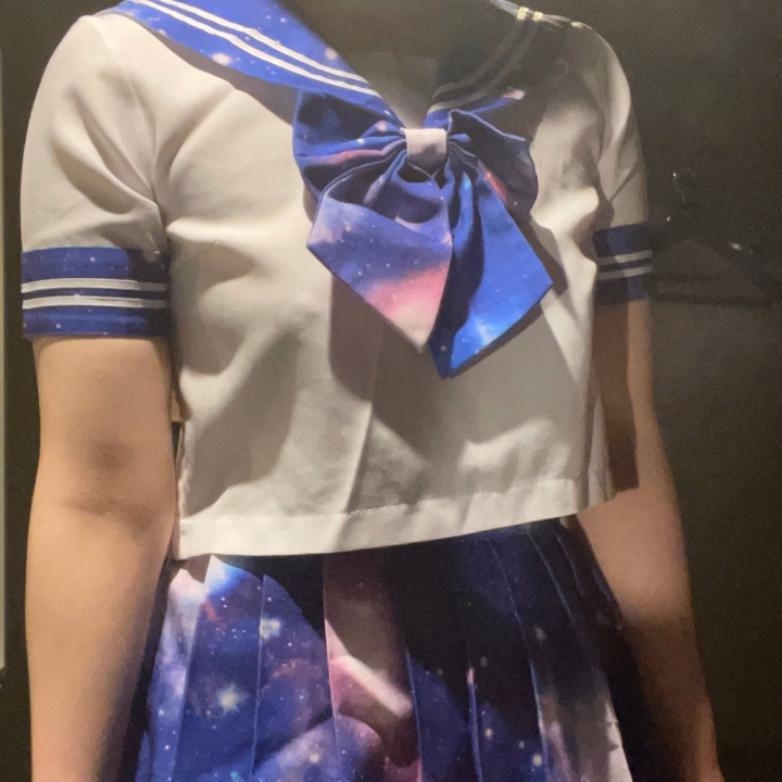 光の加減で見えにくいけど宇宙みたいな制服きたのー！！🛸👽

なんかキラキラしてて可愛くない！？🩷

青系の寒色も結構すき！！💜とか🩵とか！

明日はどんなコスプレ着れるか楽しみ( ´›ω‹｀)💕
9:00~20:00までいます🎀
ご予約お待ちしております🙇‍♀️