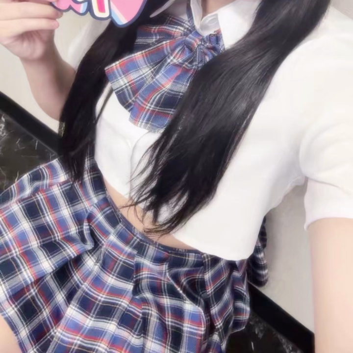 ち〇ちんにご褒美をあげるのはどうかな！？


その、お手伝いとして、モモカが口や手やあんな所でご奉仕したいです😳💞


明日からから頑張ろうと思える夜更かしを
これからしませんか( * ॑꒳ ॑*)♡♡


沢山、いちゃいちゃして心も体もモモカで
満たされてねっ♡