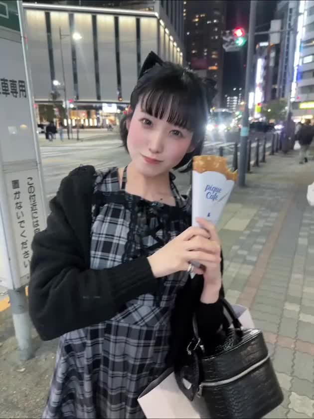 こっちは動くバージョン(👍🏻ᴖ ·̫ ᴖ )👍🏻
なんて言ってるでしょー❔