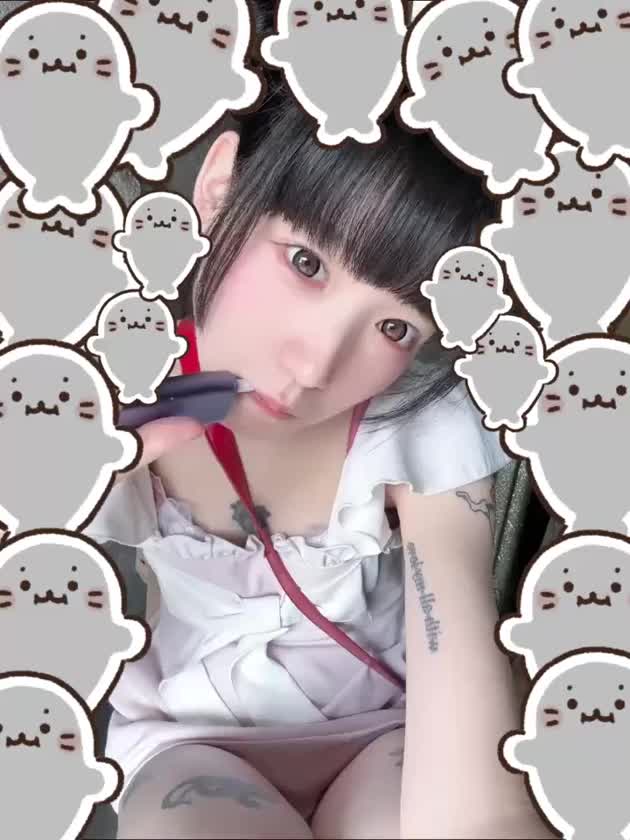 副流煙あびあび動画🚬
しろたんの大群できた🦭
(背景モザイクかけるの手間なのよ、、、)