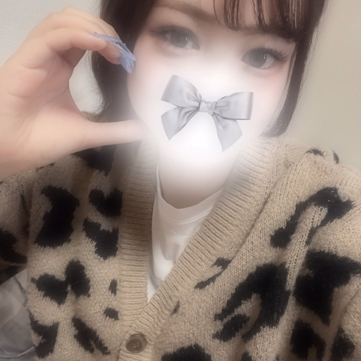 〜豆知識くん〜

えのきの座右の銘は「自分に矢印」

えのきの大事にしている事は「常に笑顔」

えのきの可愛いなと思うものは「泣いてる女の子」

テストに出ますよっ笑

目指せえのきマスター！！！！

元気に待機中です🫡

構って〜😂