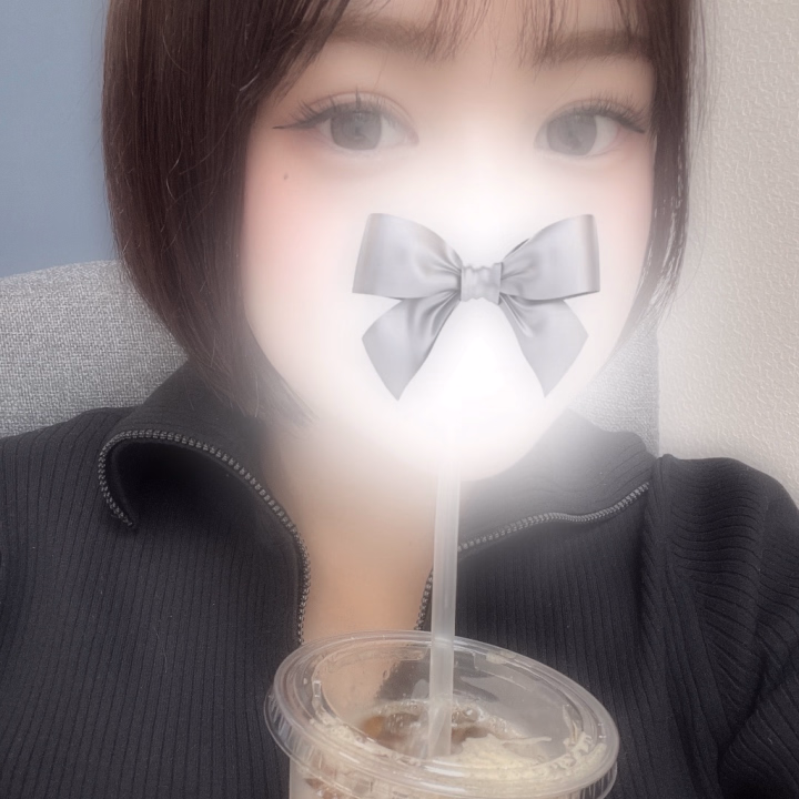 おはようございますっ！

今日も晴天ですなぁ〜☀️

梅雨が来るのが今から怖いです…笑

寒いのも暑いのも雨も嫌！

ずっとこの良い天気続いてくれ〜と無理な願いを毎年しているえのきです🤣

今日も元気に待ってますよ✨