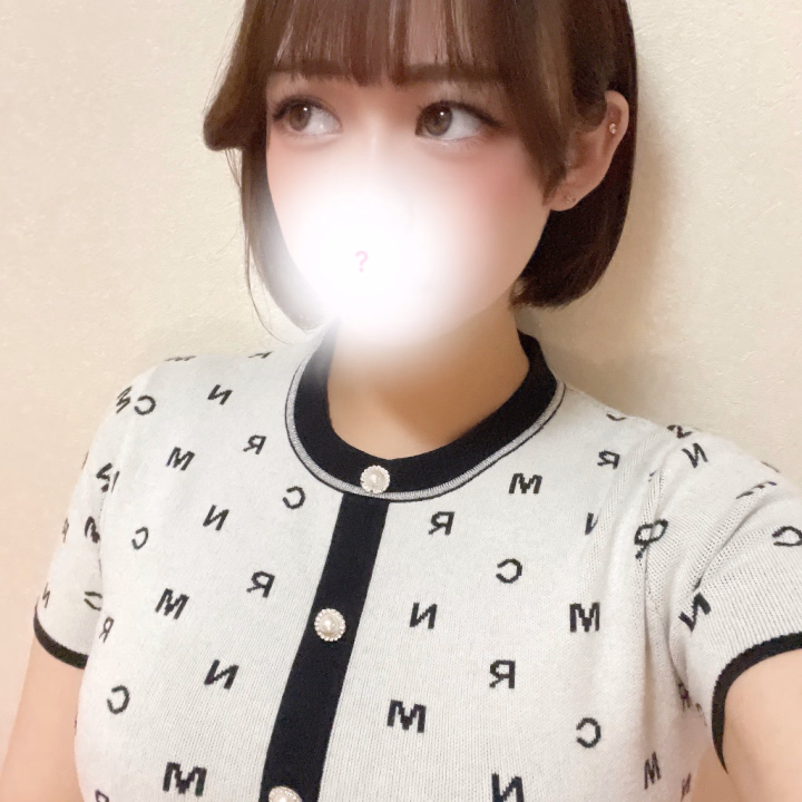 こんばんは！えのきでありますっ🫡

今日も遊んでくださったお兄様方ありがとうございました😊💕

ラストの写真指名くださったお兄様ツボすぎて行為中に大爆笑しちゃった😂

あれは一生忘れないと思う！笑

他のお兄様も「えのきで良かった」って言ってくださってえのきもお兄様に会えて嬉しかったよ〜♪

では今宵も良い夢を！おやすみ💤🌙