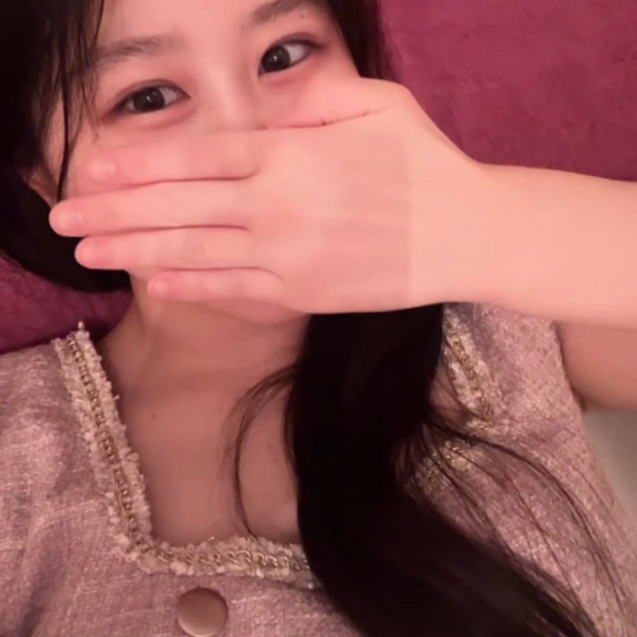 今日は9時出勤だよっ☀️
早い時間からみんなに会えるの
すっごく嬉しいな〜( ´꒳`)💓

実はね！今月、もう3回目の横浜🚢⚓️✨

関東のお兄さん、優しすぎてみんな王子様に見える謎現象が起きてる🤧🌈

大好きな場所で
大切なみんなに会える…✨
そんな幸せいっぱいの1日になりますように😌💕

会いに来てくれるの
待ってるね(っ´>ω<)っ🎀