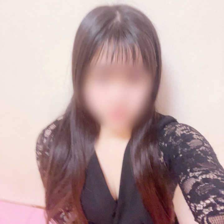 写メ日記遅くなりましたが、出勤してます‼️

今日は14：00までなので、お時間があるお兄さんお待ちしてます💗