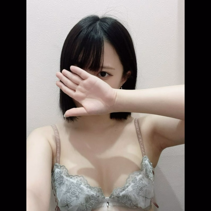 新人でまだまだ不慣れだけど、
その分ちゃんと向き合いたいって思ってます☺️

最初のお客さんになってくれる人いたら嬉しいな🫶
ゆっくり楽しい時間にしよ💭