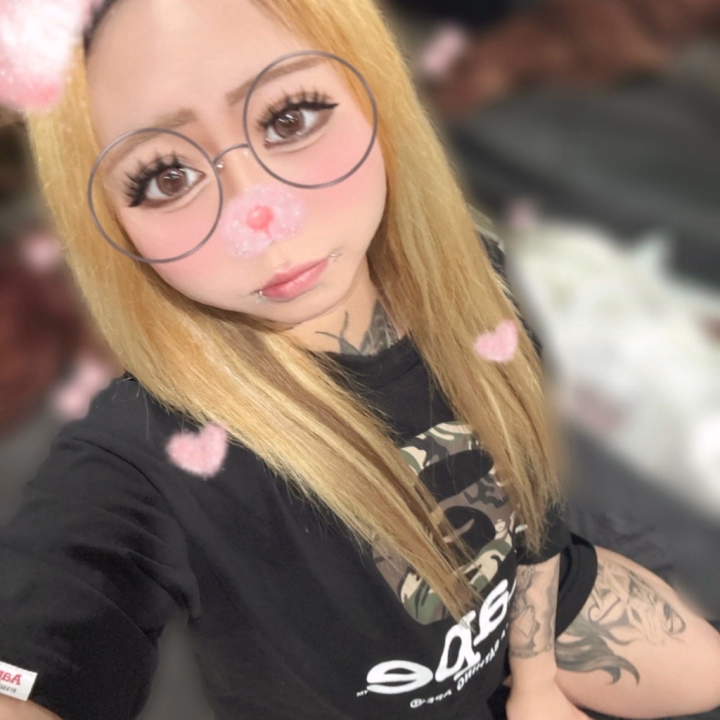 出勤したてるよん✌🏻

こんなん時間から
ムラムラしちゃってる💦

お昼からイヴとえちえちで
気持ちいいことしない？😍

26:00までいるよん
お誘い待ってるね💕︎