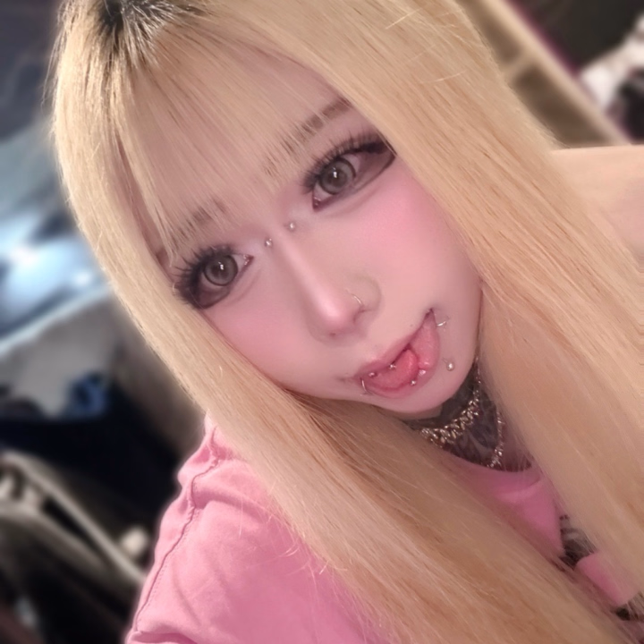 出勤してるよん✌🏻

お仕事のおにぃさま
無理せず頑張ってね🫶🏻

お仕事終わってムラムラしてたら
是非イヴに会いに来てね……/////

たっくさん二人で気持ちいいことしよ♡

26:00までいるから
お誘い待ってるよん❤︎