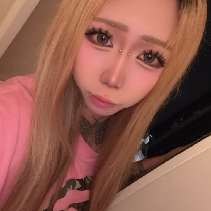 今日も一日お疲れ様 ~ 👍🏻❣️

金晩どう過ごした ~ ???

明日からお休みの
おにぃさまが多いかな ~ ？

おやすみ何も予定ないおにぃさま
お仕事疲れ癒されたいおにぃさま

イヴと過ごさない？🫪

明日も12:00 ~ 26:00までいるから
時間合うおにぃさまは
良かったら愛に来てね✨

ゆっくり休んでね 💞
おやすみ ~ 😴