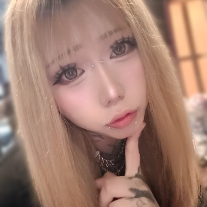 出勤してるよん✌🏻

明日から1週間始まるね😭
今日たくさんイヴとえちえちして

明日から1週間頑張ろ🫶🏻

今日も26:00までいるから
お誘いしてくれたら嬉しいな💭

変態おにぃさまと遊べるの
楽しみに待ってるね💕︎