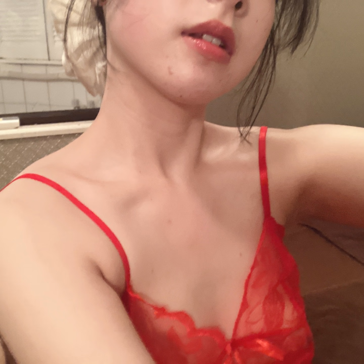 おはよ~☀︎
今日も16時からお店いてます☺️❤️
どんな素敵なお兄様に出会えるかな？🥹💭