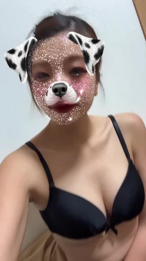 こんばんは🌇

今日はお天気悪くて冷えるね🥶
お兄さんは土曜日のこの時間なにしてるの〜？？

おやすみだよ！ってお兄さんれいなとえちえちな時間過ごしませんか？

今日は寒くて冷えるからギュッてしたいな♡
お兄さんからのお誘い待ってるね🥺🩷