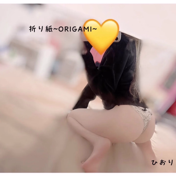 立ちバ〇クで後ろから激しくされるの、すっごくえっち💗
体を密着させて、奥を刺激されながら、キスして…///🔞
おま〇こぬるぬるさせたのまま
ずっと気持ちいいの、求めちゃう😻
くちゅ音がピストンされてる音と混ざって、えっちすぎる音になりそう…♡
お兄さんのことを考えられなくなるくらい、感じちゃうかも😖💦
もっと優しくして💗