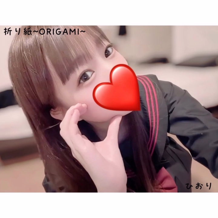 今日は少しだけ、甘えん坊が勝っちゃうかも😻
「もっとくっつきたい♡」って、
小さな声で言えたらいいなって思うの☺️❣️
お兄さんにくっつきながら、
優しくフェザータッチでムラムラを刺激して、
おち〇ちんが硬くなっていくのを見てたい🙊💓
そのままお兄さんにガバッと襲われちゃったりして…
そんなこと想像してたら、ドキドキしてきちゃったなぁ😍💘
一緒に甘い時間を一緒に過ごせたら、
何より幸せ🫧✨️
お兄さんと会えるの、楽しみ💗