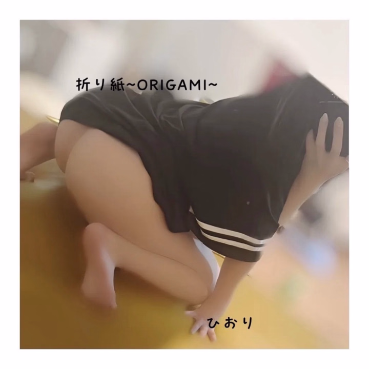 ひおりの魅力は
【甘々濃厚な密着空間♡】

得意なのはそうだなぁ…💗
お兄さんの希望に従順にお答えしちゃうえっちなご奉仕///

Ⓜ️ットも🅱️ッドもどっちも好きだし、

上のお口でも下のお口でも
ギュッて締め付けられちゃう…💕

ねっとりと喉奥まで咥え込んでじゅるじゅる音を立てたり、

奥まで受け入れた瞬間にびくびく痙攣しながら締め付けたり…♡

甘々にくっついて甘えたり…♡♡

非日常の癒しを
お兄さまにお届けさせてくださいっ🥺❣️

密着して汗ばむ肌を擦り合わせながら、
「もっと深くして…」って甘くおねだりして、
最後までねっとり絡み合っちゃうよ🤭💞