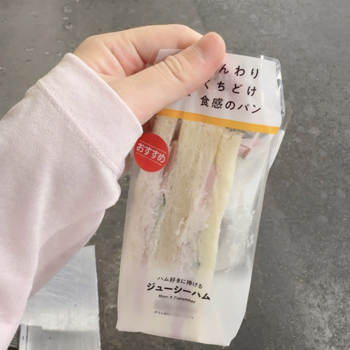 土曜の朝！お兄さんおはよう☺️





今日は7:00〜16:00までお店います🙌


"🈳き情報"
7:00〜11:00/14:00〜

ご予約いただいてるお兄さんありがとう☺️
会えるの楽しみにしてますっ💕


当日のお誘いもっ📞🌟



きよ