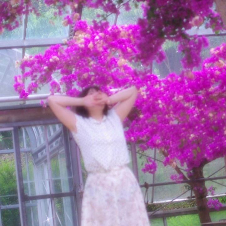 初めて投稿しますっ

ログイン少なめですが　
見つけてくれたら嬉しいなぁ

最近好きなことはカメラですっ♪

いつか一眼レフカメラを手にしたいですっ