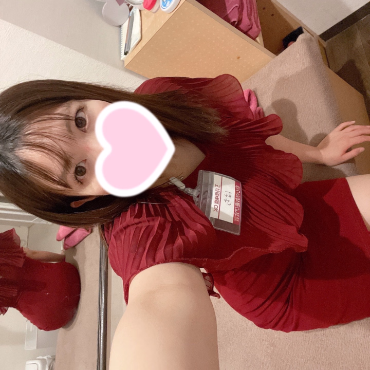 こんばんは〜！！！

とってもお久しぶりになってしまいました(´；ω；｀)

3月は1回も出勤できなくて寂しすぎて溶けそうでした(._."ll)

本当に久々すぎる出勤でめちゃくちゃに緊張してるけど今日もたくさん楽しめたら嬉しいです💭💖

久々にたくさんﾍﾟﾛﾍﾟﾛさせてくださ〜い🍑💖💖