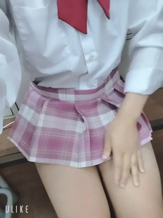 今日のパンツ新しいの(/// ^///)

両サイド紐ついてて(/// ^///)

お兄さん達に解いてもらいたいなぁ(´>∀<｀)ゝ

黒のレースだから少しエッチだよ☺️

気になるお兄さんいたら👀お店に来てみてください☺️