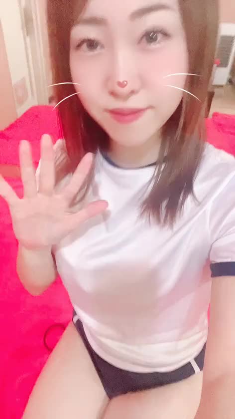 ちょっと恥ずかしいけどブルマでお出迎えするよ❣️

あやの魔法でお兄さまを気持ち良くしちゃいます♪

Mットもローショ◯でぬるぬるトロトロにして、密着して全身包んで降臨させます✨

会えるの楽しみにしてるね❣️
