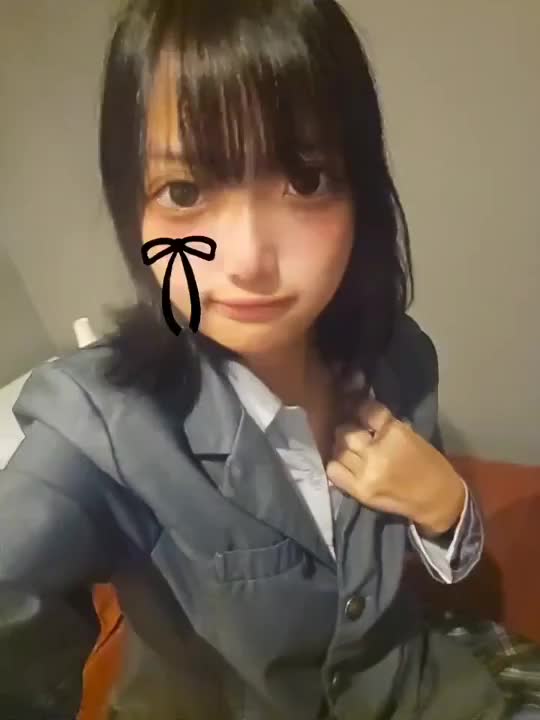🌟まこの写メ日記だよ〜ん🌟

最近、コスプレにハマってるまこです💕

お兄さんは、まこにどんなコスプレをしてほしいかな？😘

まこは、ちょっぴりMっ気があるから、
制服系のコスプレで、お兄さんに叱られたり、
甘えたりするシチュエーションに憧れるなぁ…😳💭

例えば、まこがセーラー服を着て、
お兄さんに甘えるように耳元で囁いたり、
ちょっぴり悪戯っぽくからかう感じ…🥺💓

そんな妄想で、まこはもうドキドキしちゃうよ😳💘

まこのコスプレ姿、見に来てくれると嬉しいなぁ💕
お兄さんと一緒に、エッチな時間を過ごそうね😉🌟

お店で待ってるね！💋
