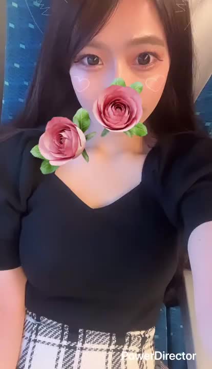 こんにちは🥺
今日は新幹線乗ってる時の
顔出し動画です😂😂
服は着てるけど、こういう
服とかだと少しでもスタイル
とか分かるかなと思って🤔💭
今日も沢山えちえちしようね🩷
