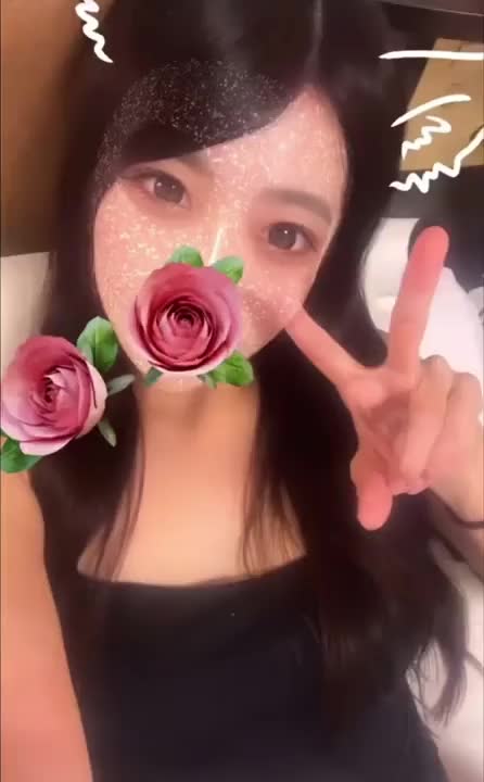 こんばんは🥺
今日も会いに来てくれたお兄様方
この後もご予約のお兄様有難う🩷
最速のご案内は23:30頃です🙆🏻‍♀️
もう残り時間も、ラストまで
3時間くらいになっちゃったけど
木曜日がラストになっちゃうから
まだ起きてて眠れないお兄様は
寝る前に2人で気持ちイイ事しよ？👩‍❤️‍👨
​​​​​​​深夜のえっちなお誘い待ってます🥰