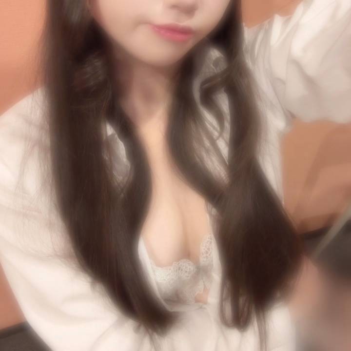 今日ラストおやすみなお兄さまいると思うからうみに会いにきてね〜✋🏻😌

いーっぱい癒したい🥺