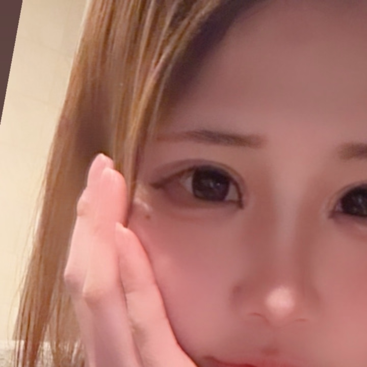 こんばんは‼️
みみです🌃


今週は明日のみ出勤♥

♥ 28日(土)  13:00〜18:00 
🈳13:00〜15:30

まだ空きございます🍀*゜

みみで癒されて沢山満たされませんか❓///
損はさせませんよ🤗♥


お遊びのお誘いお待ちしてます❣️