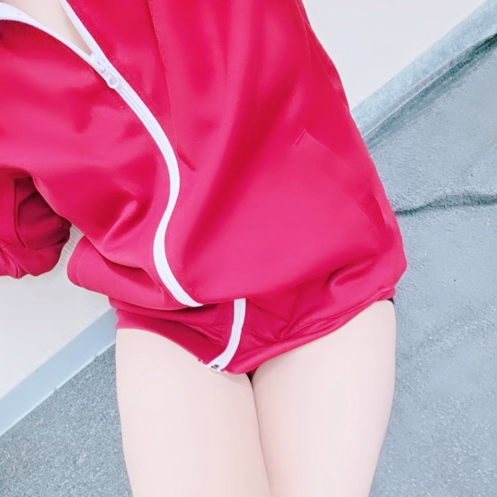 バッシーさん

特待生で遊びに来てくれて
ありがとうございました💕

いつも湿布ありがとう笑笑

おかげさまで
だいぶ良くなりましたよ🤭

お目当てのコンセント
買えました(?_?)

またお待ちしてますね🙌


みく🍼