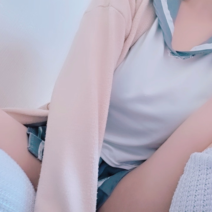 けんちゃん

特待生で遊びに来てくれて
ありがとうございました🥰✨️

間違えてけいちゃんって
言うてるし書いてるし笑
ごめんなさい🥺🥺

ん　と　いの区別がまだつかない
お年頃すぎて🥲

多分そのまま
けいちゃんに上書きされるかもなんで
次来てくれたときは
間違えてたぞ！！
この！おまんちょすあけみ！って
叱って下さい🙏笑


みく🍼