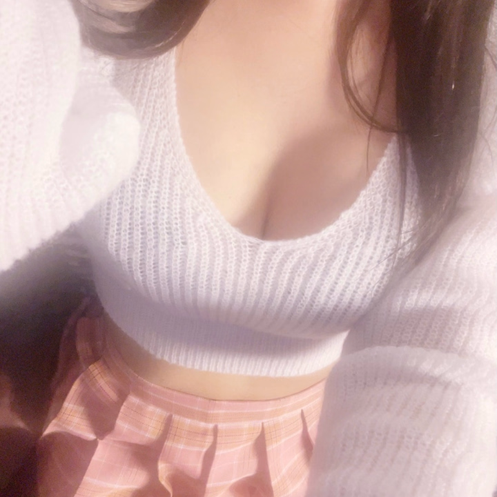 もあ退勤しましたヽ(*'▽'*)ﾉ

今日もたっぷりしてもらえて
おしおもたっぷりぷりでした🐳💕
えちなお兄さん達すぎるうう♡♡
すきすきすきーっ♡♡♡♡


駅チカの方ログインできなくて
むううう( ･̆༥･̆  )…
ってなってるなう。
困ったな。しばらくしてから
ログインチャレンジしてみる(  •̀ •́ )୨⚑︎゛


もあ次の出勤は
明日 10時～16時です♡
お時間合うお兄さん
待ってるね♡♡
前日予約してくださってる
お兄さんありがとううう💕
うれしい！たっぷりしよね😍❤️‍🔥