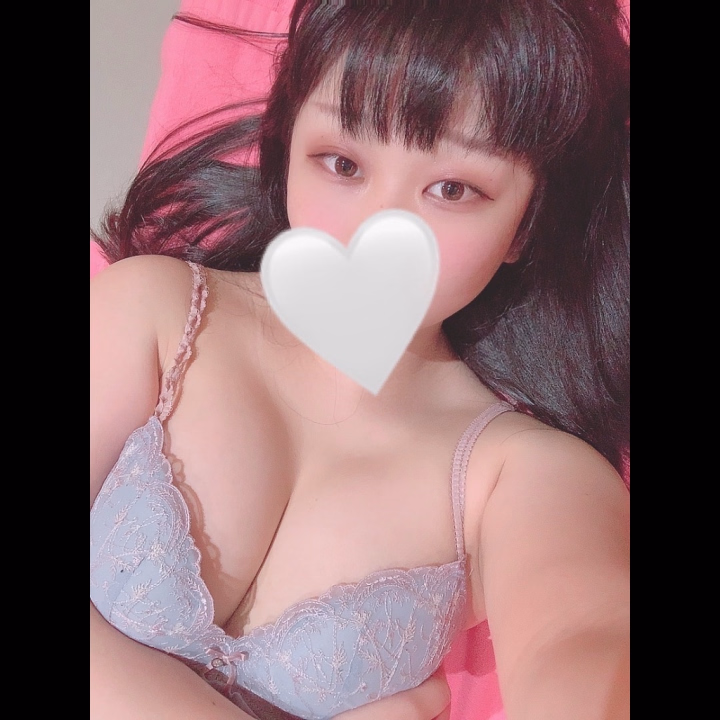 よく、待機中なにしてるの？って聞かれるんだけど
らいはあつ森してる事が多いよ🌳

一生懸命島作ってる🤣

最近住民の総入れ替えしてて楽しいです笑

木曜、まったりめですが
沢山えちえちヌルヌルしに来てね🥰

らい