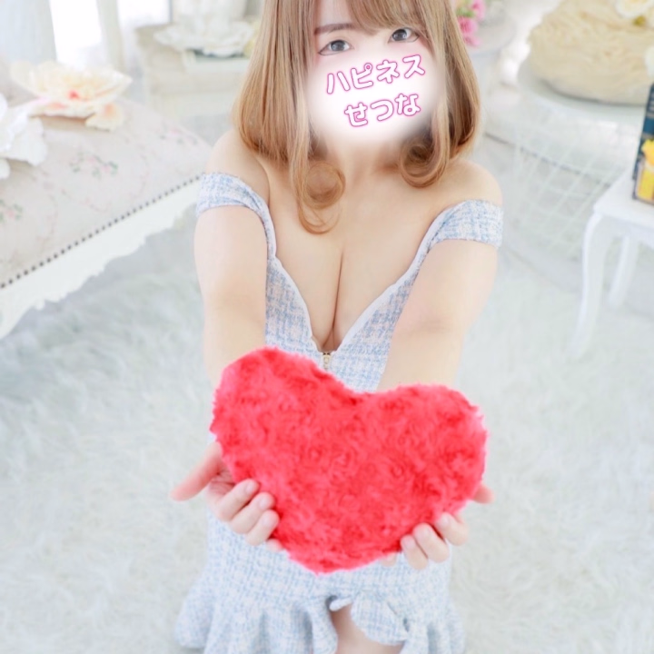 お兄さんとの時間は普段味わえない特別なものだと思ってるから実はドキドキしています💕
いっぱい愛し合おうね💋❤️