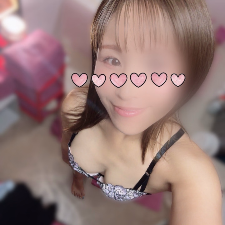 今日は短い時間だったけどありがとうございました♡♡♡
過ごしやすい気温で最高かも🥰✨
.
.
明日は14時から50分1枠のみ🈳があります🫶🥳会いにきてくれたら嬉しいです♡♡