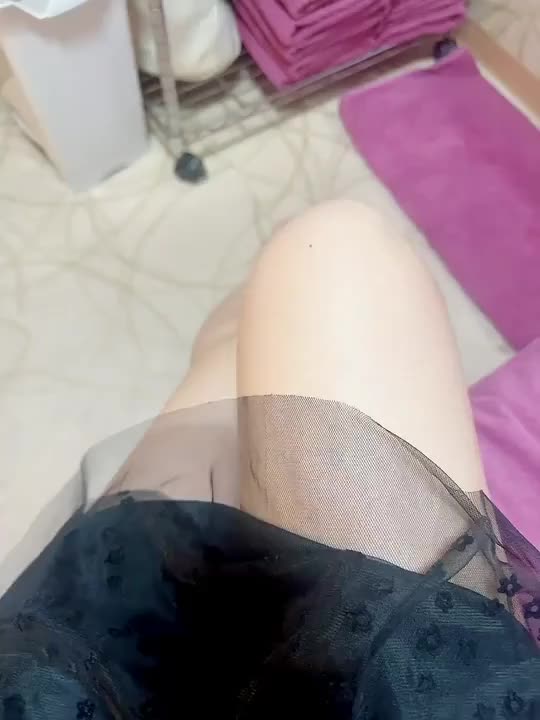 次の出勤は8(土)10-16時です(◍•ᴗ•◍)
ご予約が寂しいので😔お誘いしてくれる人いないかなぁ...(´._.`)ｼｭﾝ
太ももがスベスベのもちもちで気持ちいい💕って言われます🙈✨触りにきて〜💕