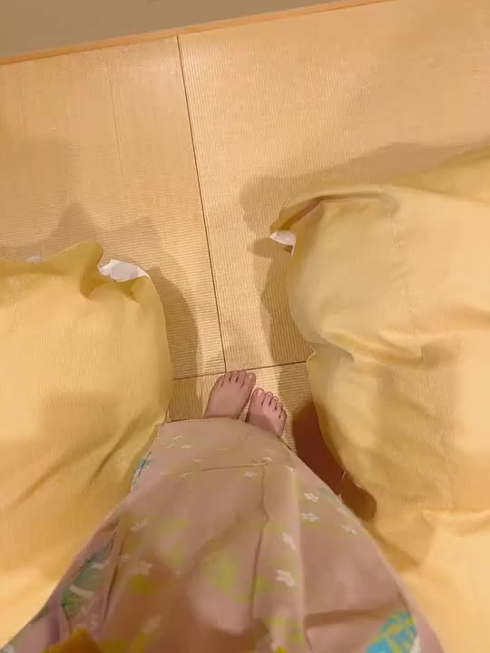 浴衣の中からチラリ👘💕
触りたいですか🫶？