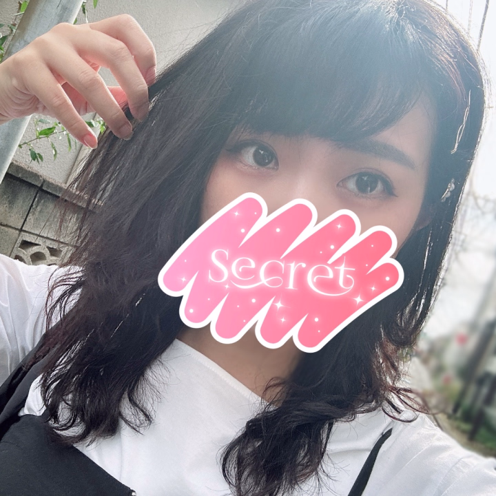 ゆるりです、こんにちは☀
お休み中です♡

昨日今日と雨が…☔️😳

一旦止んだと思ったらもう降り出しちゃうし、暫く天気ぐずぐずなんですね…
ゆるりは幸い大きな影響はないのですが、お兄さま方も引き続き気を付けてお過ごしくださいね💦


さて姫の日が明けてからもバタバタしちゃってたのですが、10日から出勤再開します♡

9月ものんびり楽しみましょう❣️



💐9月の出勤予定日☕️
❤️7時〜13時まで
11日(金)8時〜🈳

❤️ 7時〜19時まで
28日(月) 8時〜🈳

❤️18時〜ラストまで
14日(月)19時半〜🈳

❤️20時〜ラストまで
10日(木)🈳
13日(日)22時〜🈳
21日(月祝)🈳
24日(木)🈳
27日(日)🈳