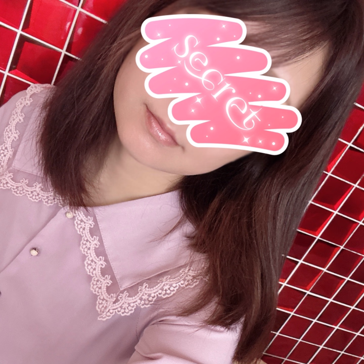 ゆるりです、こんばんは♡

前回ドレスを忘れてしまいDXの物をレンタルさせて頂いたのですが、我ながらピンクが似合わな過ぎて笑っちゃいました〜😂😂💦

ひらひら襟付きのお嬢様な感じがなんだか落ち着かず…！
仲良しさんたちの「これはこれで新鮮で良い！」というお褒めの言葉だけが救いです♡笑


ではではまたね♡

次回は27日です♡


🍓4月の出勤予定日☘️
27日(月)🈳18時〜ラストまで
28日(日)🈳20時〜21時まで
30日(木)🈳21時半〜ラストまで

🎏5月前半の予定日(仮)🍀
1日(金)8時〜13時まで
5日(火)16時〜ラストまで
7日(木)21時〜ラストまで
11日(月)18時〜ラストまで
14日(木)20時〜ラストまで