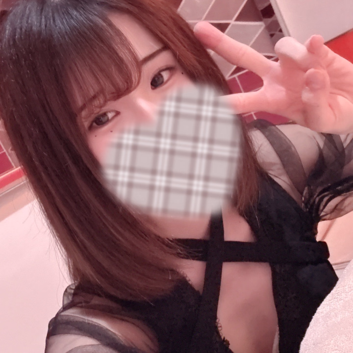 こんちゃ！🦊 


れいまる 🤞🏻💙 

今日ね TikTokみてたら 
何年か前にやってた
🎞️ 君が落とした青空 
出てきて はっ！👀💓 
ってなったんですよー🙂‍↕️🙂‍↕️
Amazonで豪華版買いました💸 ͗ ͗
18日に届くみたいなので
届くの楽しみだね 🚚  
🐯🐍💙 くんからのプレゼントです🎁‼️


さておきこの前出勤出来なくて
ごめんなさい😔😔 
6月 舞台行き過ぎるので 働きます‼️
労働‼️労働‼️勤労‼️勤労‼️

✔ 6/12-14の金土日の3日間 
✔ 6/25-28の木金土日の4日間 

どっちがいいですか！

教えてーー！！！